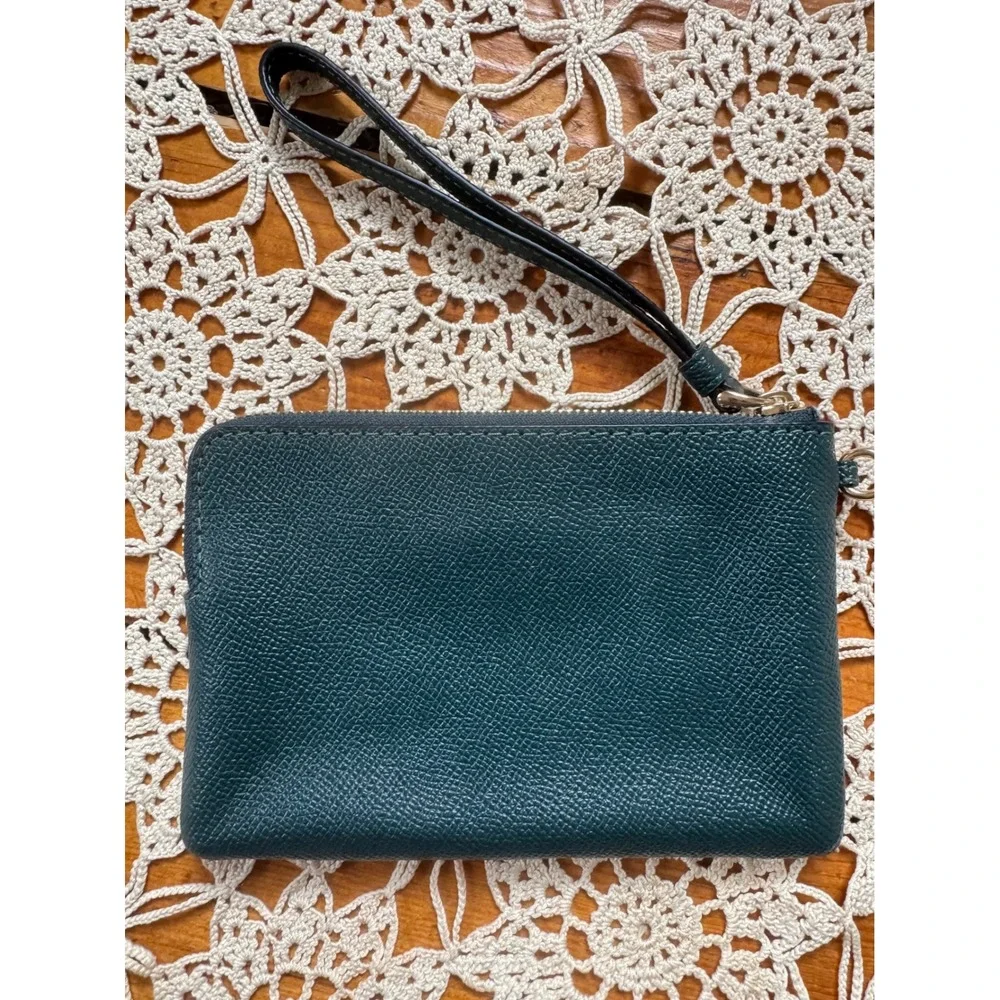 Coach Wristlet Emerald Green Leather Sz 4